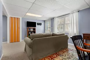 879 Mammoth Rd, Manchester, NH 03104 - Photo 27