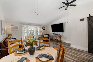 879 Mammoth Rd, Manchester, NH 03104 - Photo 5