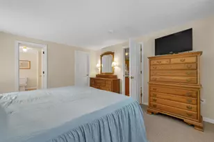 65 Glasgow Cir, Hudson, NH 03051 - Photo 17