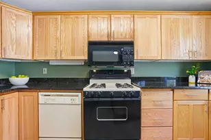 33 Cranleigh Mews, Nashua, NH 03063 - Photo 9