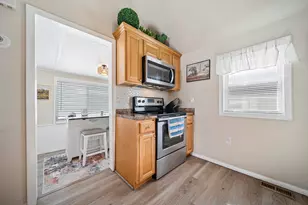 223 W Shore Ave, Manchester, NH 03109 - Photo 9