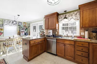 16 Champagne Drive, Nashua, NH 03062 - Photo 5