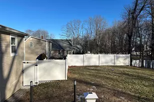 1409 Wellington Rd, Manchester, NH 03104 - Photo 31