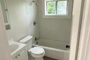 388 Belmont St, Manchester, NH 03103 - Photo 7