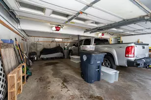 12 Pioneer Dr, Nashua, NH 03062 - Photo 35