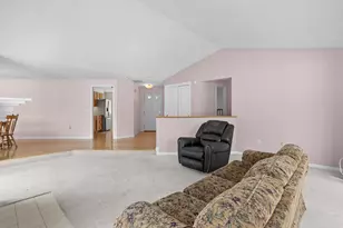 79 Walden Pond Dr, Nashua, NH 03064 - Photo 17