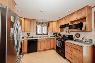 14 Loren Rd, Salem, NH 03079 - Photo 9