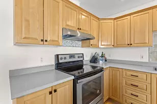 6 Tammy Ct, Hudson, NH 03051 - Photo 7