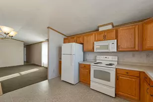 17 Trade Wind Ln, Rochester, NH 03835 - Photo 7