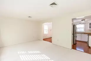 4 Burlington Rd, Nashua, NH 03062 - Photo 17