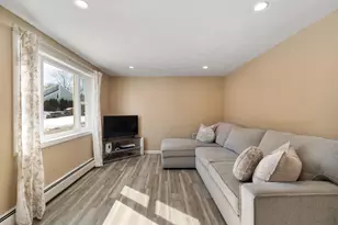 6 Mills Farm Cir, Derry, NH 03038 - Photo 11