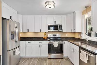 6 Mills Farm Circle #R, Derry, NH 03038 - Photo 1