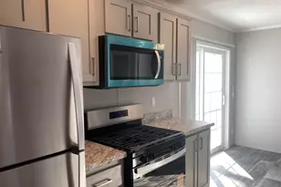 40 School St, Canaan, NH 03741 - Photo 3