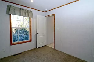 12 Victoria Ln, Berlin, NH 03570 - Photo 5