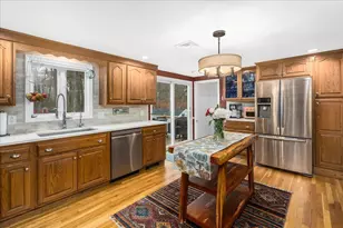 21 Berry Rd, Derry, NH 03038 - Photo 9