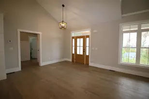 427 Grady Ln, Pembroke, NH 03275 - Photo 7