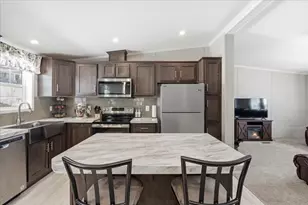 7 Pinecrest Cir, Allenstown, NH 03275 - Photo 9