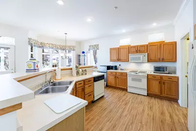 27 Fountain Way, Lebanon, NH 03784 - Photo 9