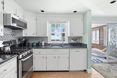 18 Douglas Street, Merrimack, NH 03054 - Photo 5