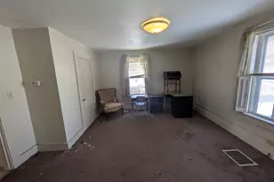 56 Sprague St, Manchester, NH 03103 - Photo 15