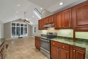 14 Doe Run Ln, Stratham, NH 03885 - Photo 13