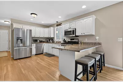 38 Buckingham Drive, Londonderry, NH 03053 - Photo 9