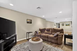 38 Buckingham Dr, Londonderry, NH 03053 - Photo 43