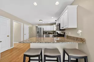 38 Buckingham Dr, Londonderry, NH 03053 - Photo 11