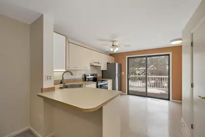 543 Fox Hollow Way, Manchester, NH 03104 - Photo 11