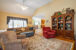 31 Bear Run Dr, Litchfield, NH 03052 - Photo 15