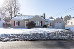 962 Montgomery St, Manchester, NH 03102 - Photo 1