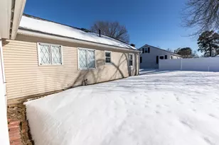 962 Montgomery St, Manchester, NH 03102 - Photo 45