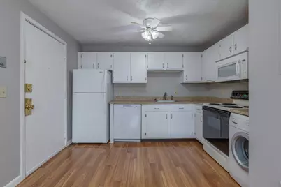 525 Calef Road #22, Manchester, NH 03103 - Photo 5