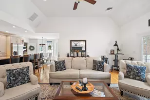 17 Canterbury Ct, Salem, NH 03079 - Photo 9