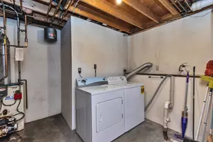 23 Estate Dr, Manchester, NH 03104 - Photo 41