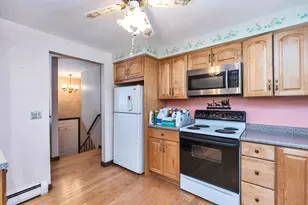 23 Estate Dr, Manchester, NH 03104 - Photo 9