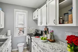 424 Cedar St, Manchester, NH 03103 - Photo 7