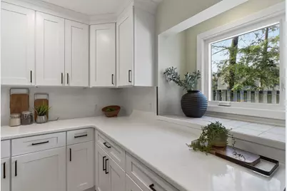 189 Coburn Woods Drive, Nashua, NH 03063 - Photo 7