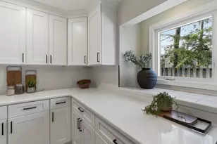 189 Coburn Woods Dr, Nashua, NH 03063 - Photo 7