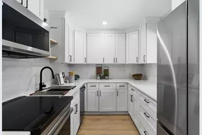 189 Coburn Woods Drive, Nashua, NH 03063 - Photo 5