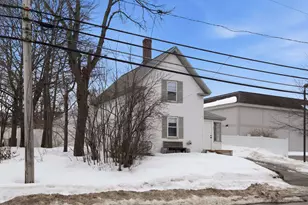 47 Carroll St, Pittsfield, NH 03263 - Photo 3