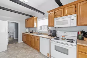 47 Carroll St, Pittsfield, NH 03263 - Photo 23
