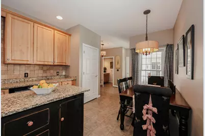 34 Mammoth Road #Unit 27, Hooksett, NH 03106 - Photo 17