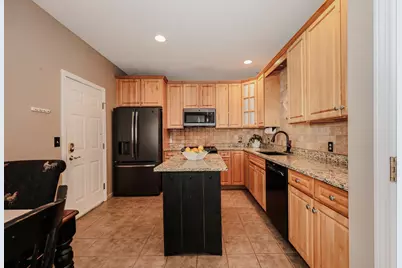 34 Mammoth Road #Unit 27, Hooksett, NH 03106 - Photo 15