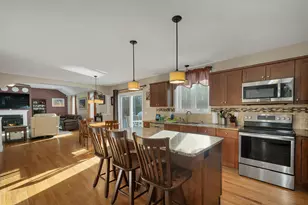 4 Heron Dr, Litchfield, NH 03052 - Photo 3