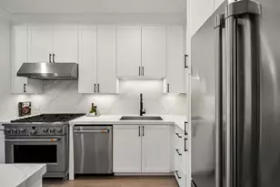 18 Artisan Dr, Salem, NH 03079 - Photo 5