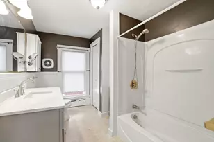 29 Elkins St, Franklin, NH 03235 - Photo 19