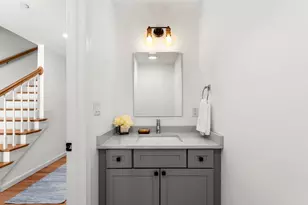 211 Woodview Way, Manchester, NH 03102 - Photo 15