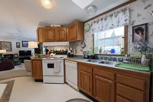 70 Bluebird Ln, Lyndon, VT 05851 - Photo 3