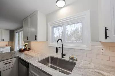 39 Hunter Drive, Epping, NH 03042 - Photo 5